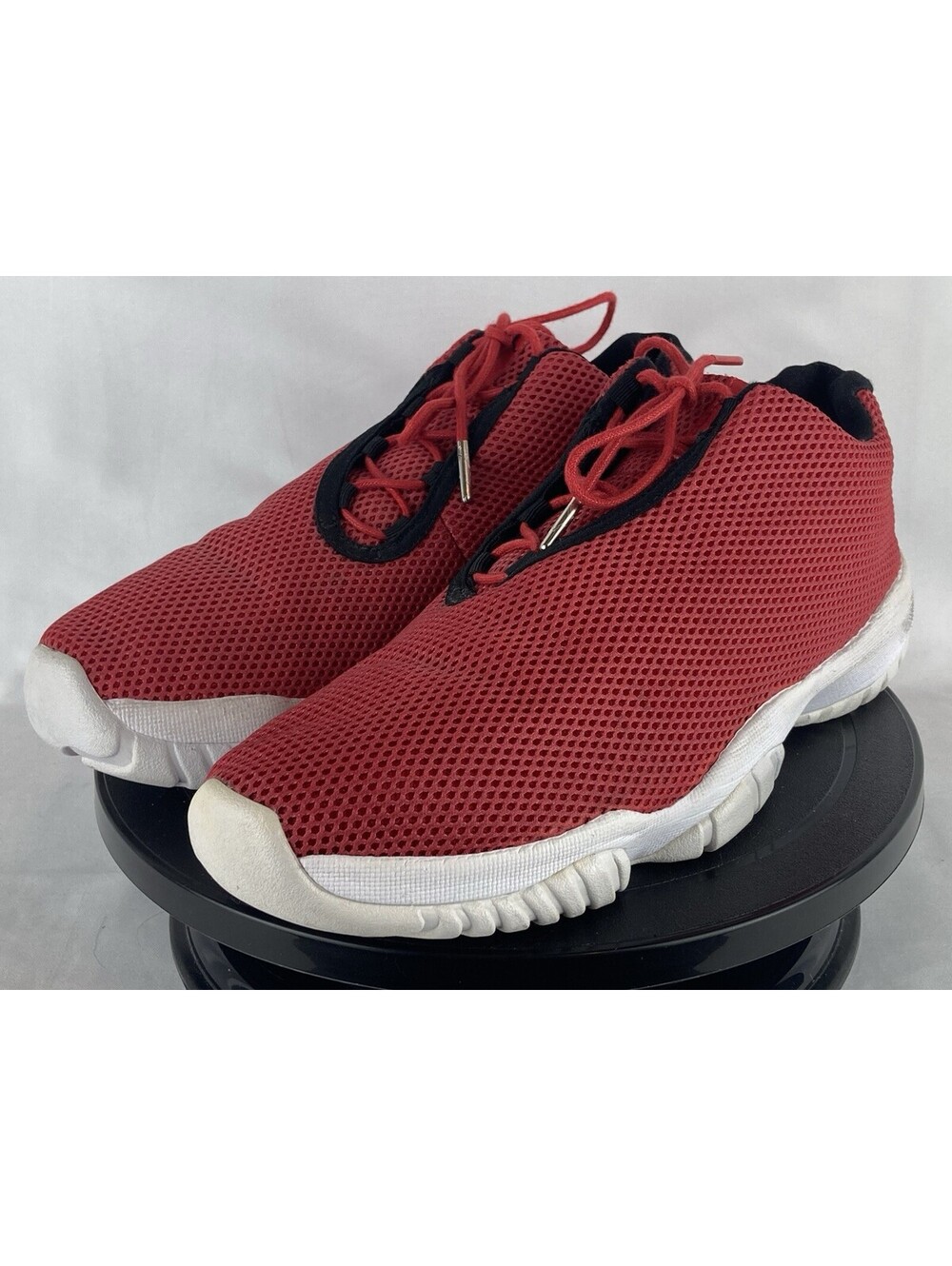 Men’s Size 9.5 Nike Air Jordan Future Low University Red White Mesh 718948-600